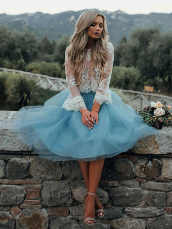 ブルーのシンプルなウェディングドレスラインデザインのネックラインレースチュールブライダルガウン