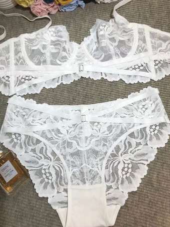 女性のためのブライダルランジェリーブラジャーとパンティレースの下着