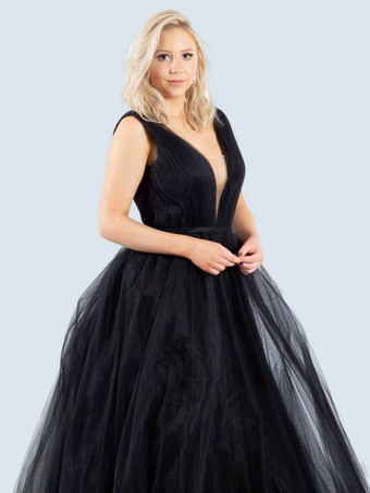 ゴシックブラックのウェディングドレス A ラインノースリーブサッシュ床長さのブライダルドレス無料カスタマイズ