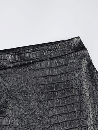 Completo coordinato in similpelle da due pezzi per la serata 2025