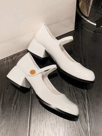 Chaussures vintage en cuir verni noir à bout rond