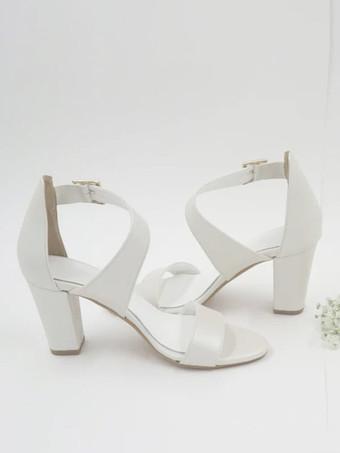 白いウェディングシューズ オープントゥ バックルディテール ブロックヒール ブライダルシューズ