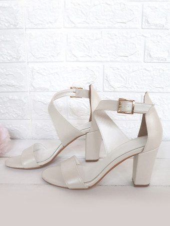 白いウェディングシューズ オープントゥ バックルディテール ブロックヒール ブライダルシューズ