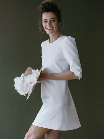 シンプルなウェディングドレス ショートデザインのネックライン 7分袖ブライダルドレス