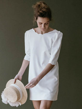 シンプルなウェディングドレス ショートデザインのネックライン 7分袖ブライダルドレス