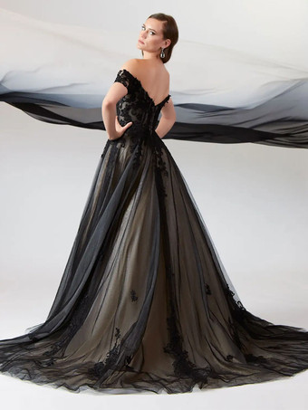 黒のウェディングドレス A ライン半袖レース床の長さのブライダルガウン無料カスタマイズ