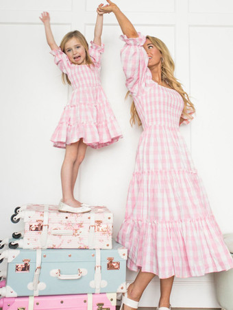 Barbie Rosa Gingham-Kleid Eltern-Kind-Kariertes mittelgroßes Sommerkleid mit quadratischem Ausschnitt