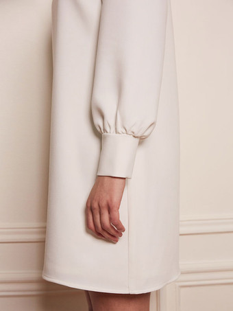 白いウェディングドレスショートスクエアネック長袖サテンブライダルドレス無料カスタマイズ