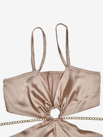 Tute color champagne con spalline in raso e ampio abito estivo