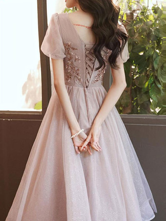 Falda corta de encaje para dama de honor