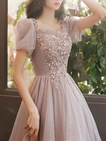 Falda corta de encaje para dama de honor