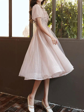 Falda corta de encaje para dama de honor