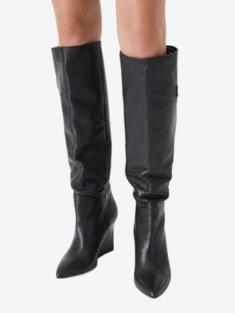 Schwarze kniehohe Stiefel mit spitzer Zehenpartie und knielangen Keilstiefeln mit Metalldetail