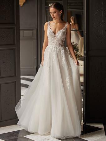 アイボリーゴシック ウェディングドレス レース Aライン ノースリーブ ナチュラル ウエスト レース スイープ ブライダルドレス