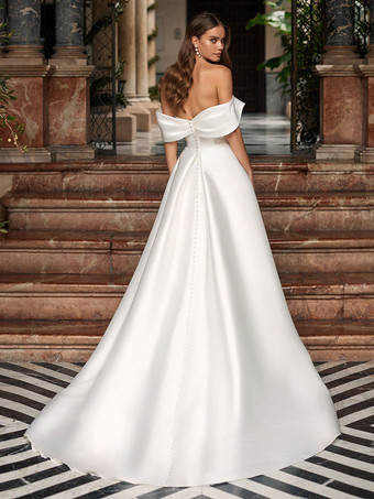 黒のウェディングドレス サテン生地 Aライン ノースリーブ ナチュラル ウエスト スプリット フロント スイープ ブライダルガウン