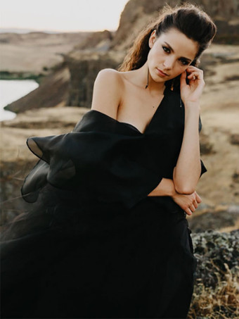 ブラック ロイヤル ウェディングドレス ストレッチ クレープ Aライン ノースリーブ ナチュラル ウエスト スイープ ブライダルドレス