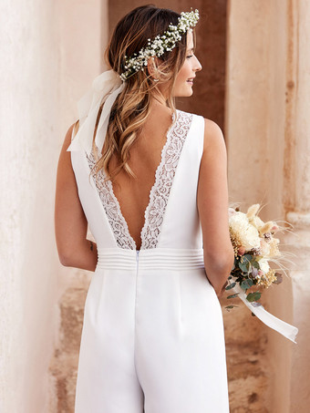 ホワイトブライダルジャンプスーツ サテン生地 レース フロアレングス ジャンプスーツ ジュエルネック ノースリーブ ナチュラルウエスト アイボリー