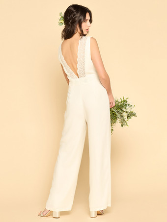 ブライダルジャンプスーツ サテン生地 レース フロアレングス ジャンプスーツ ジュエルネック ノースリーブ ナチュラルウエスト アイボリー