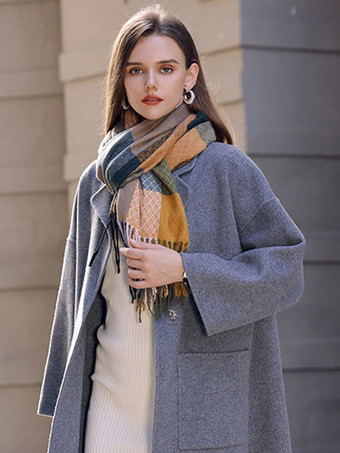 ベージュ女性のためのフリンジヴィンテージファッションスカーフとチェック柄のスカーフを印刷します。