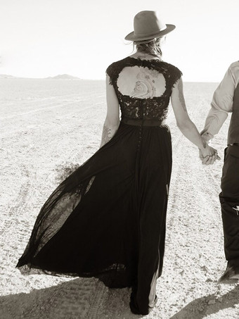 ブラック ウェディングドレス Aライン 半袖 レース マキシレングス ブライダルドレス