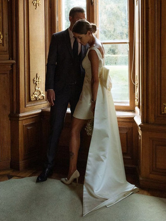 ショート丈ウェディングドレス Vネック ノースリーブ ショート丈 ブライダルドレス