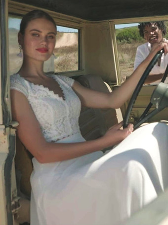 ツーピース ウェディングドレス サテン生地 レース Vネック ジャンプスーツ マキシレングス ウェディングドレス 機能ボタン 半袖 アイボリー