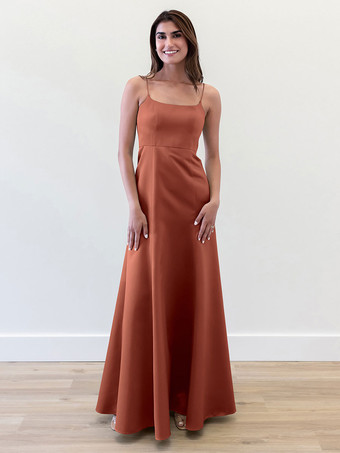 ブリックレッドブライズメイドドレス Aライン マキシレングス ジッパー サテン生地 ウェディングパーティードレス