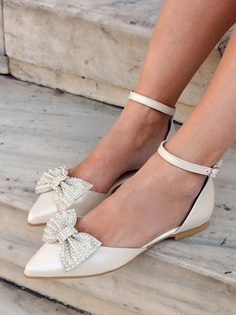 アイボリー フラットウェディングシューズポインテッドトゥラインストーンリボンアンクルストラップパンプス