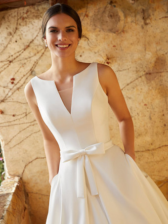 ヴィンテージ ウェディングドレス 床長さ コート トレイン Vネック ノースリーブ ボタン サテン生地 ブライダルドレス