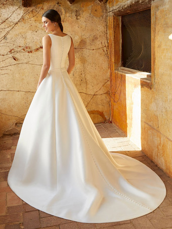 ヴィンテージ ウェディングドレス 床長さ コート トレイン Vネック ノースリーブ ボタン サテン生地 ブライダルドレス