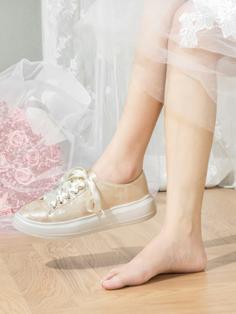 シャンパンブライダルシューズフラワー刺繍ラウンドトゥウェディングシューズ
