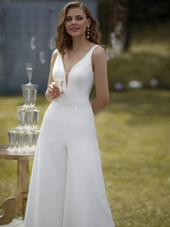 ホワイトブライダルジャンプスーツ サテン生地 サッシュコート トレインジャンプスーツ Vネック ノースリーブ ナチュラルウエスト アイボリー