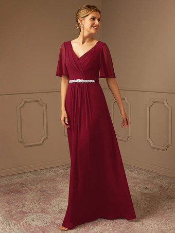バーガンディーブライダルマザードレス Vネック 半袖 Aライン サッシュ 床長さのゲストドレス 結婚式用