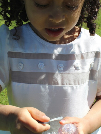 白いフラワー ガール ドレス アイボリー ポリエステル半袖ジュエル ネック フラワー ガール ドレス