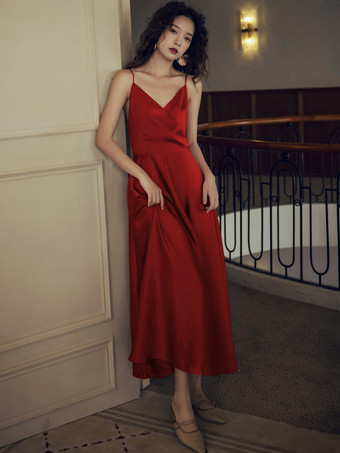 レッド Vネックロングドレスノースリーブバックレスボウビーチドレス