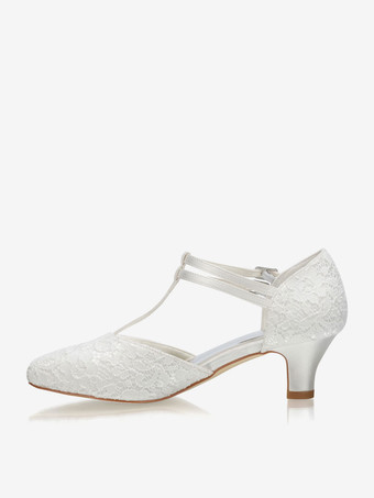 レースウェディングシューズ　2026　アイボリー　ポインテッドトゥ　Tタイプ　バックルディテール　ヴィンテージブライダルシューズ
