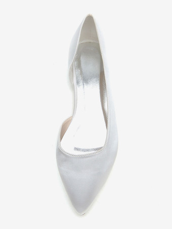 ウェディングシューズ　2025　アイボリー　サテン　ポインテッドトゥ　スリップオンパンプス　フラット　母親の靴