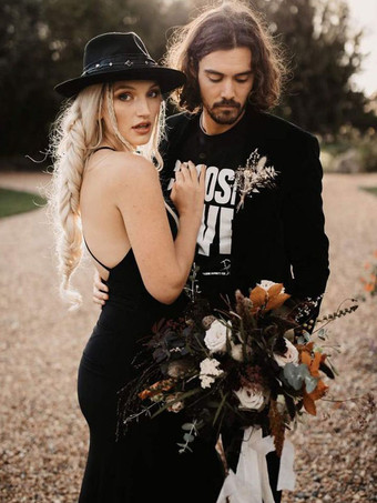 ゴシックブラックのウェディングドレス A ラインストライプネックノースリーブトレーンブライダルガウン無料カスタマイズ