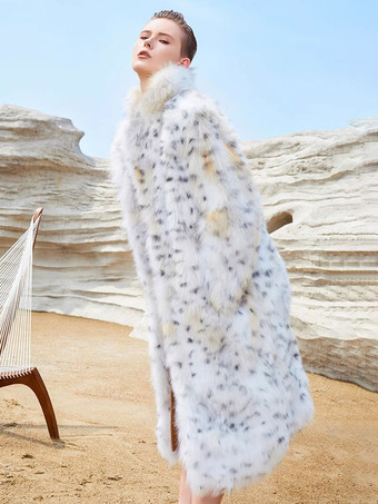 ヒョウ柄フェイクファーコート ホワイト オーバーサイズ エコフレンドリー ロングジャケット レディース 2025