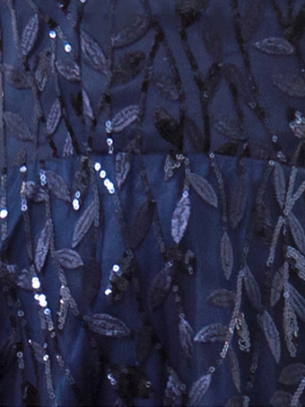 ディープブルーのスパンコールが入った、スウィートハートネックラインとオフショルダーのマキシ丈プロムドレス（2025年夏）