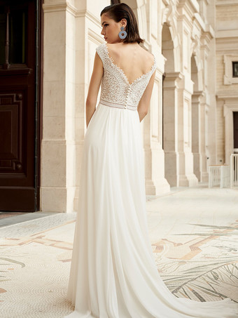 ボヘミアン ウェディングドレス レース スプリット フロント Aライン コート トレイン バックレス ノースリーブ Vネック アイボリー