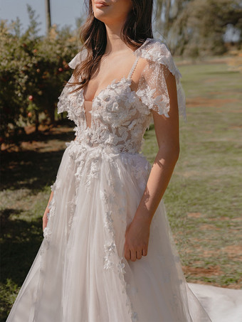 ウェディングドレス コートトレーン Aライン ノースリーブ レース Vネック ブライダルドレス