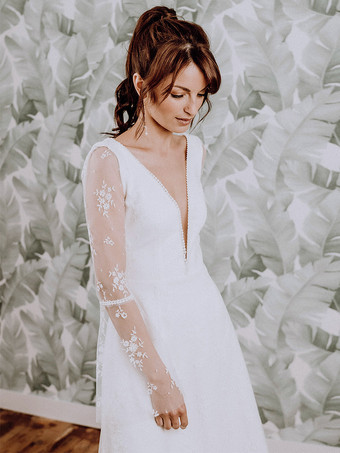 ホワイトショートウェディングドレス ショートVネック 長袖 Aライン ナチュラルウエスト レース ブライダルドレス