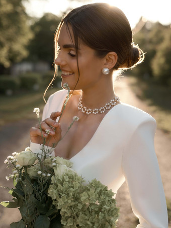 ショート ウェディング ドレス V ネック 長袖 シース ショート ブライダル ドレス