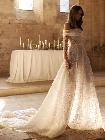 Robe de mariée en dentelle avec traîne ligne a sans manches en tissu satiné col bateau robes de mariée