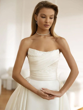 ヴィンテージウェディングドレスストラップレスノースリーブナチュラルウエストサテン生地トレインレース伝統的なドレス花嫁のための