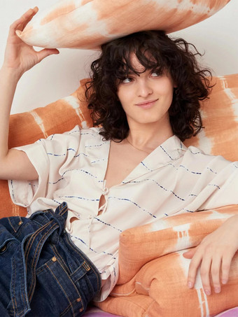 エクリュホワイトシャツ プランジネックライン 半袖 カジュアル リゾート サマートップス