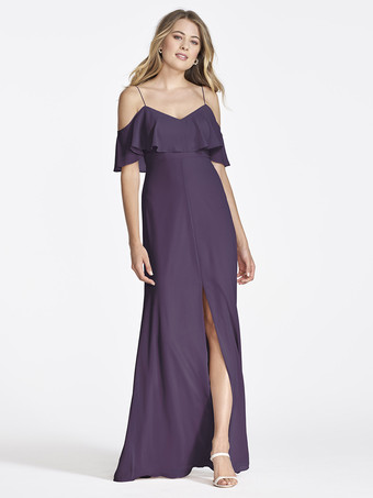 プラムピンクのシフォン ブライズメイド ドレス コールドショルダー フリル スプリット A ライン マキシ ガウン