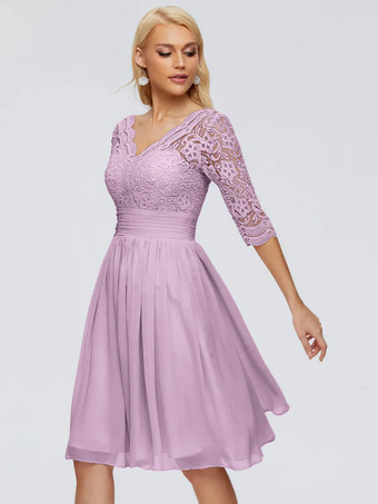 ラベンダー花嫁の母親のためのパーティードレス Vネック ハーフスリーブ ショート レース 膝丈 ウェディングゲストドレス
