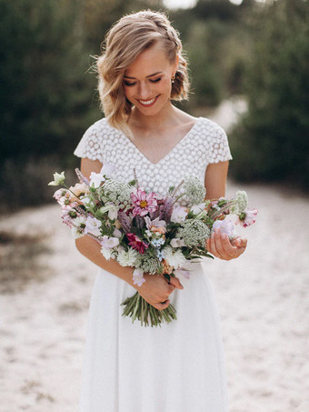 ボヘミアンウェディングドレス レース レース Aライン スイープ ナチュラルウエスト バックレス 半袖 Vネック アイボリー